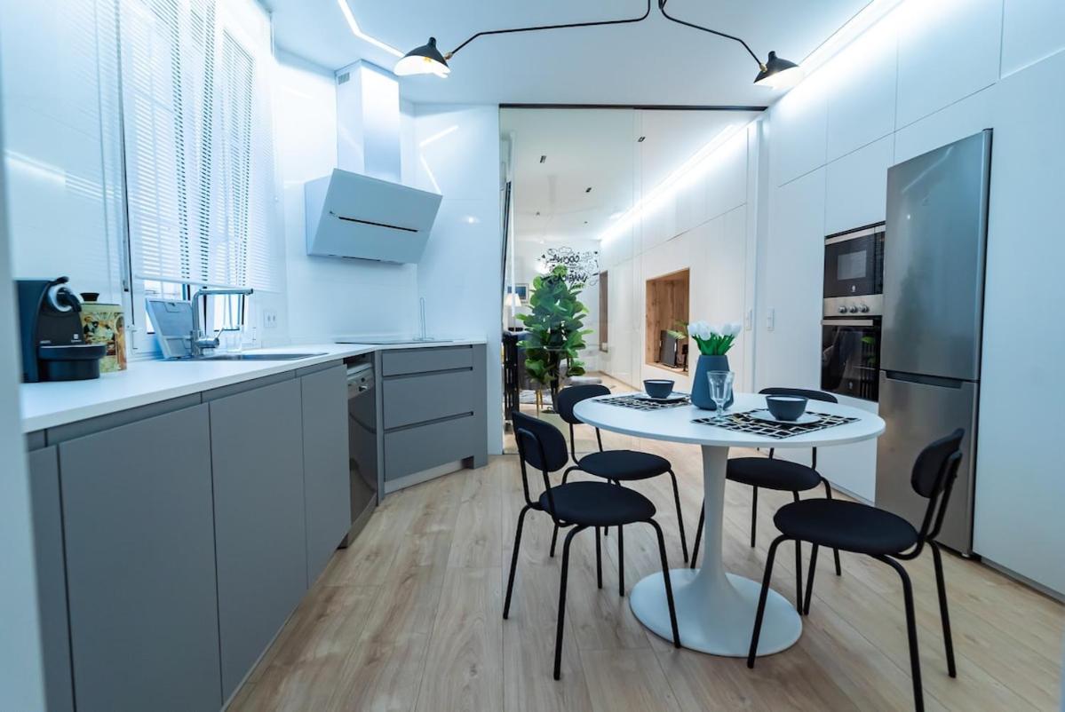 Lujoso Y Amplio Apartamento Con Parking Incluido León Dış mekan fotoğraf