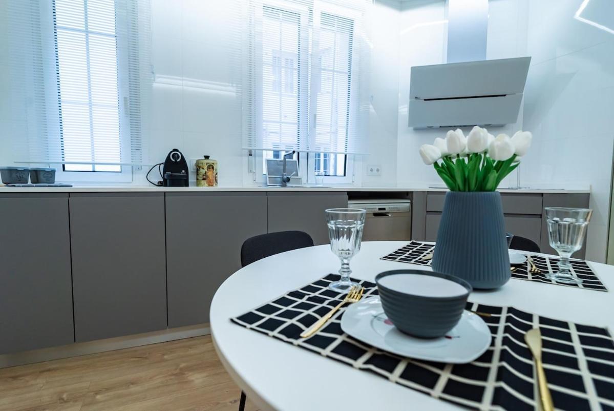 Lujoso Y Amplio Apartamento Con Parking Incluido León Dış mekan fotoğraf